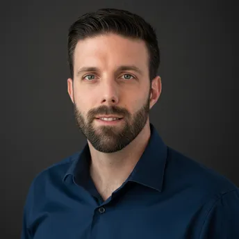 Rémon Helmond headshot.