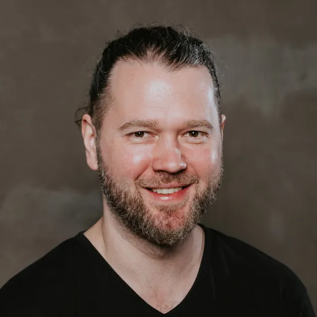 John Peebles headshot.