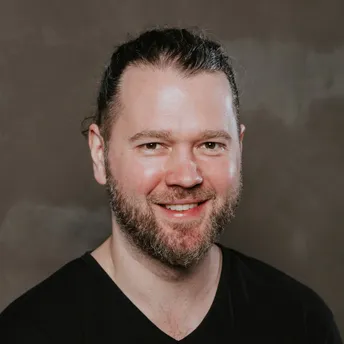 John Peebles headshot.