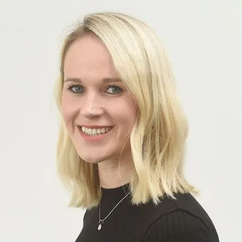 Headshot of Alison.